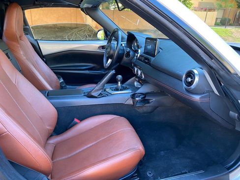 Used 2023 MAZDA MX-5 Miata Grand Touring RWD image 41