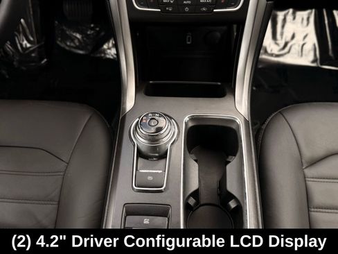 Used 2017 Ford Fusion SE w/ Equipment Group 602A image 25