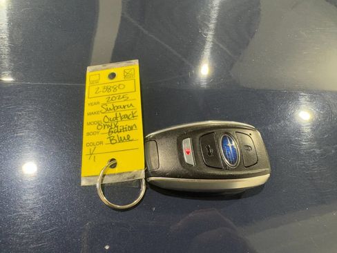 Used 2025 Subaru Outback Onyx Edition AWD/4WD image 45