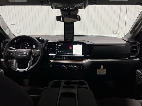 New 2026 GMC Sierra 1500 SLE image 19