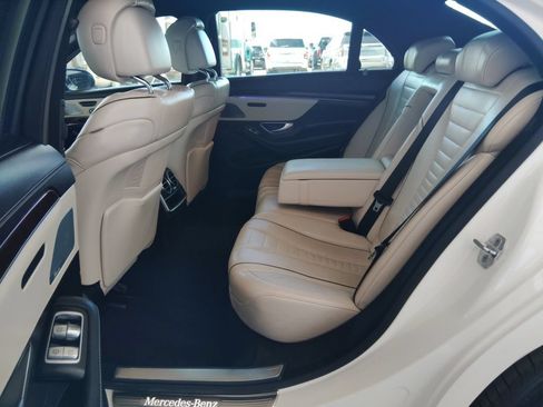 Used 2016 Mercedes-Benz S 550 Sedan image 17