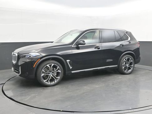 New 2026 BMW X5 xDrive40i AWD/4WD image 1