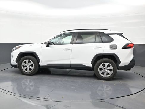 Used 2020 Toyota RAV4 LE FWD image 2