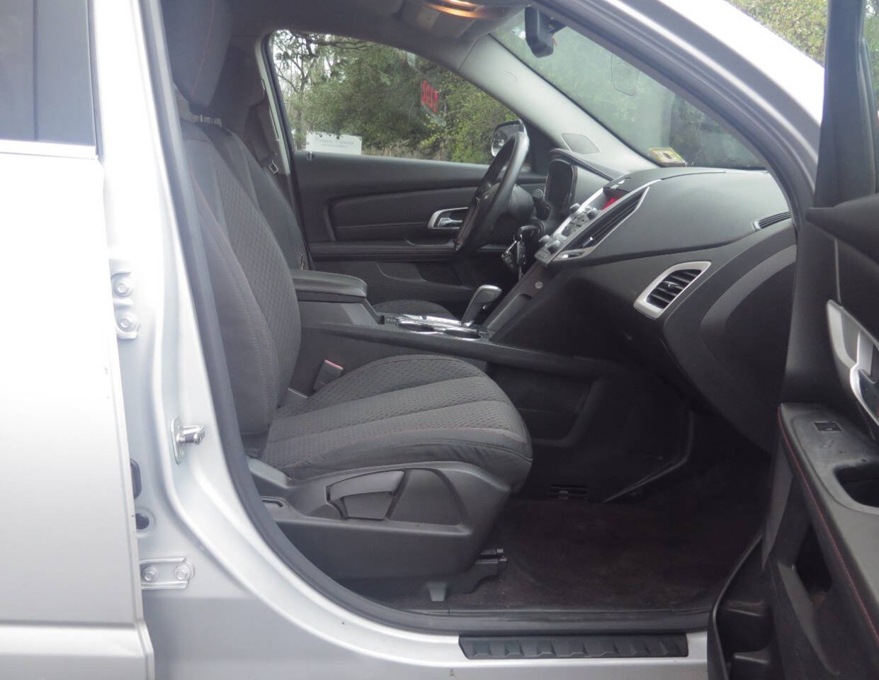 Used 2010 GMC Terrain SLE FWD image 13