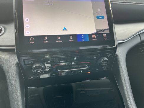 Used 2022 Jeep Grand Cherokee Limited image 11