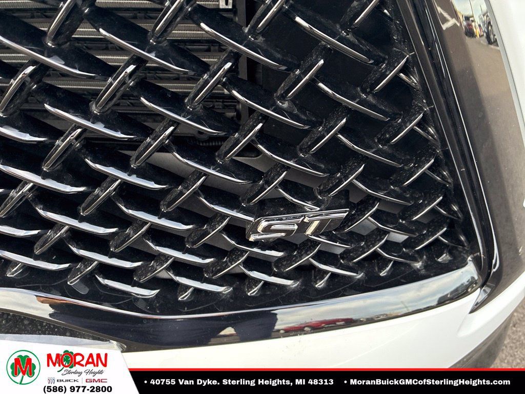 Used 2026 Buick Enclave Sport Touring FWD image 3
