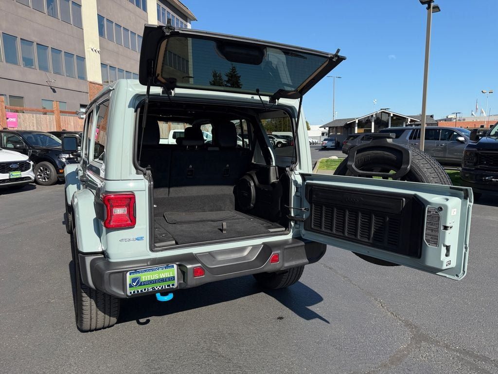 Used 2023 Jeep Wrangler Unlimited Sahara AWD/4WD image 22