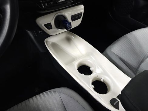 Used 2017 Toyota Prius Prime Plus w/ Carpet Mat Package image 23