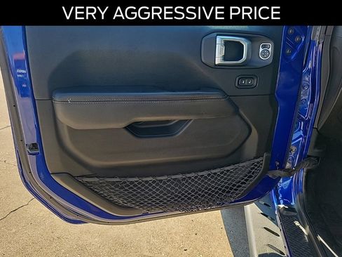 Used 2019 Jeep Wrangler Unlimited Rubicon w/ Dual Top Group AWD/4WD image 19