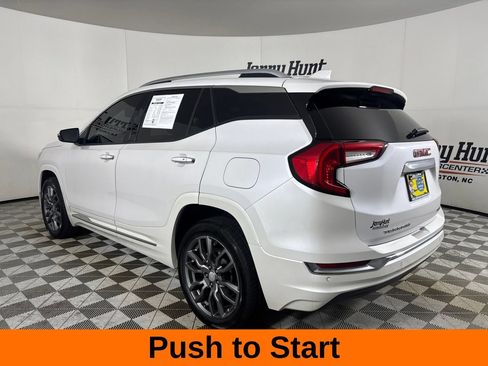Used 2022 GMC Terrain Denali w/ Denali Premium Package AWD/4WD image 9