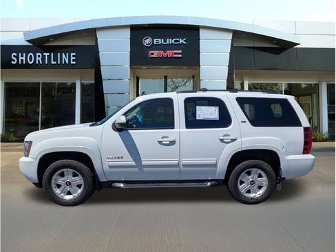 Used 2011 Chevrolet Tahoe LT w/ Luxury Package AWD/4WD image 6
