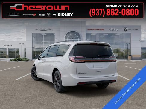 New 2026 Chrysler Pacifica Select w/ S Appearance Package FWD image 3