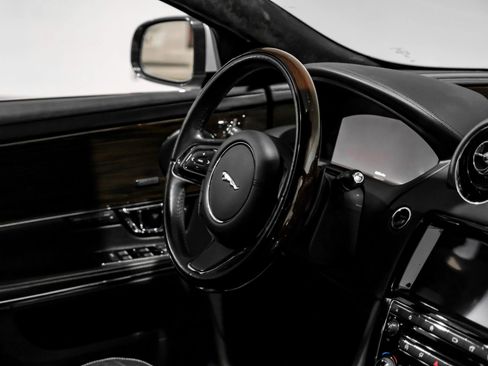 Used 2019 Jaguar XJ L Portfolio image 12