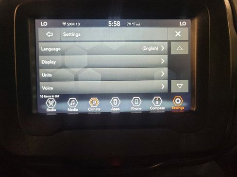 Used 2020 Jeep Renegade Latitude FWD image 25