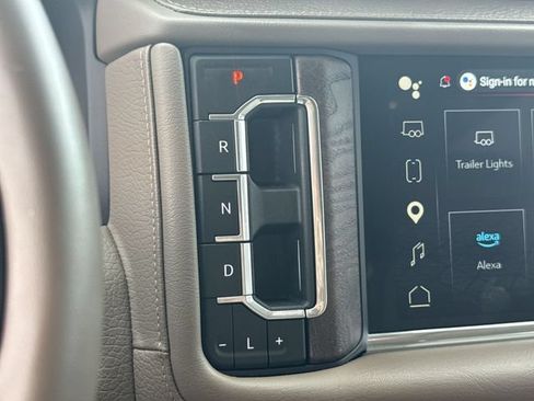 Used 2024 GMC Yukon Denali AWD/4WD image 19