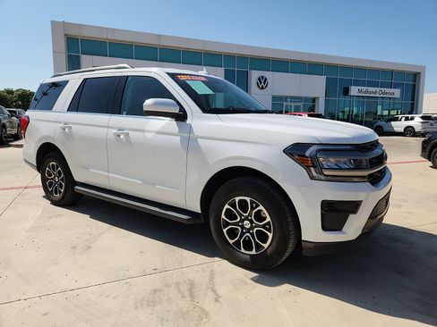 Used 2024 Ford Expedition XLT AWD/4WD image 8