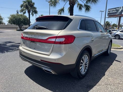 Used 2017 Lincoln MKX Select w/ Select Plus Package FWD image 5