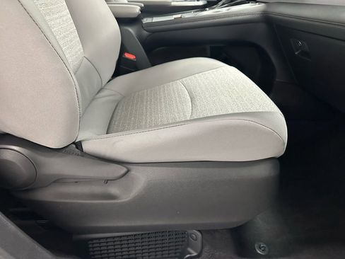 Used 2025 Toyota Sienna LE image 61