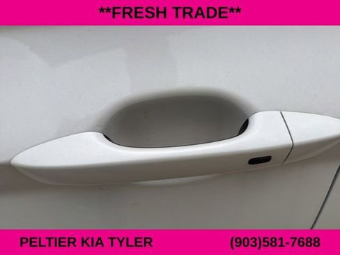 Used 2023 Volkswagen Jetta SE w/ Panoramic Sunroof Package image 6