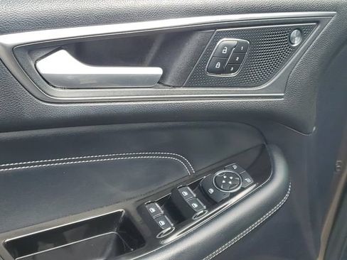 Used 2019 Ford Edge Titanium w/ Equipment Group 301A AWD/4WD image 6