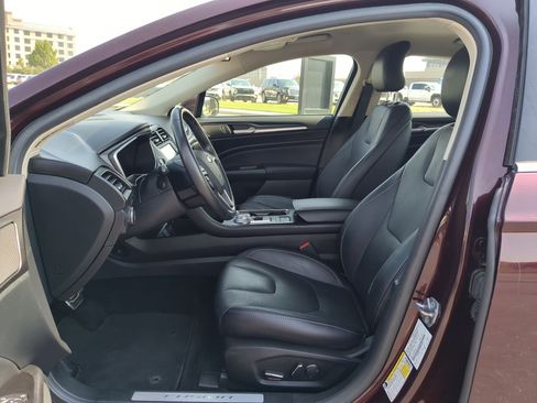 Used 2017 Ford Fusion Energi Titanium FWD image 23