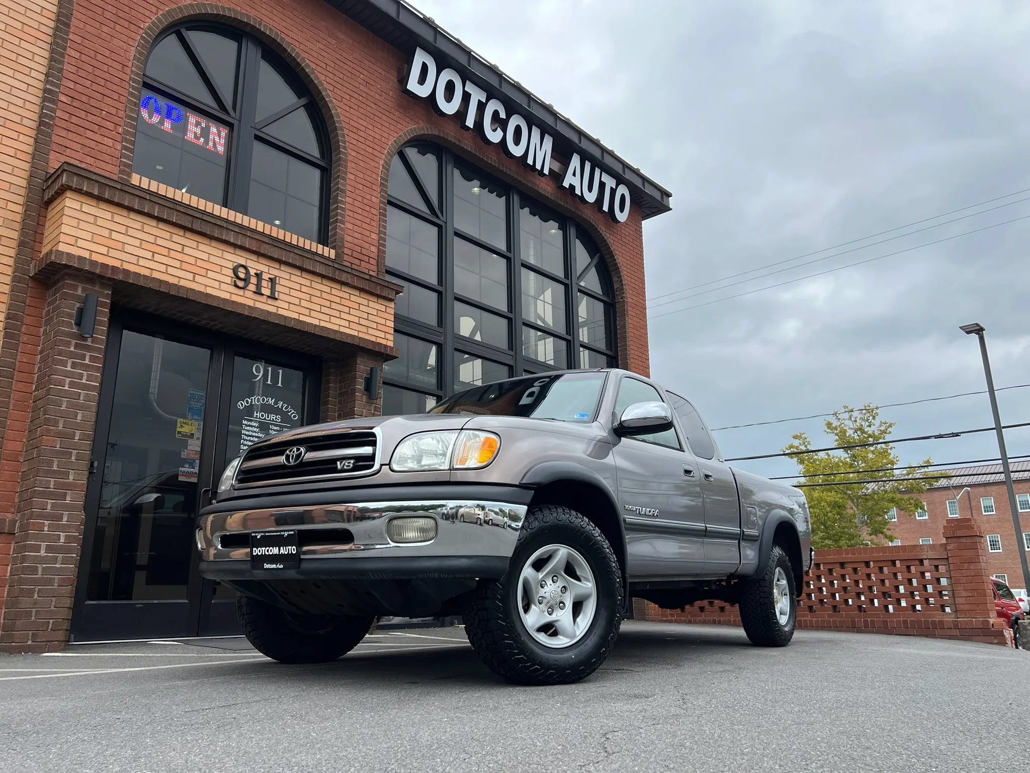 Used 2000 Toyota Tundra SR5 AWD/4WD image 3