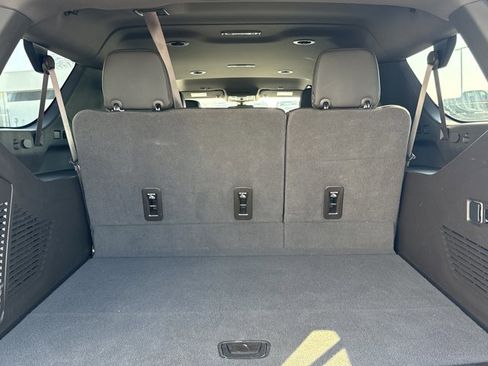 Used 2022 GMC Yukon XL Denali image 12