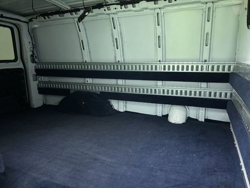 Used 2019 Chevrolet Express 2500 image 24