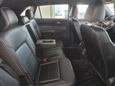 Used 2023 Volkswagen Atlas Cross Sport SE AWD/4WD image 40