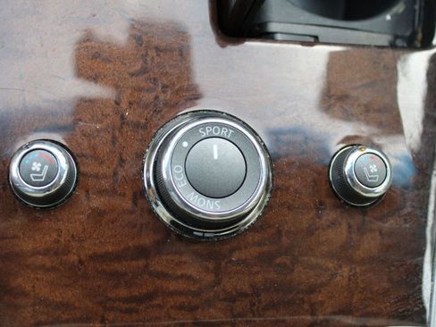 Used 2013 INFINITI JX35 AWD w/ Premium Pkg image 32