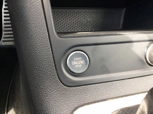 Used 2014 Volkswagen Tiguan SEL AWD/4WD image 38