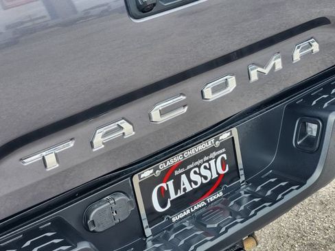 Used 2022 Toyota Tacoma SR AWD/4WD image 12