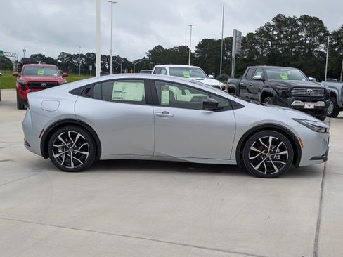 New 2026 Toyota Prius Plug-In Hybrid FWD image 6