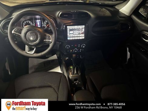 Used 2023 Jeep Renegade Latitude AWD/4WD image 13