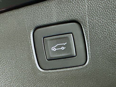 Used 2025 Buick Envista Preferred w/ Convenience I Package FWD image 30