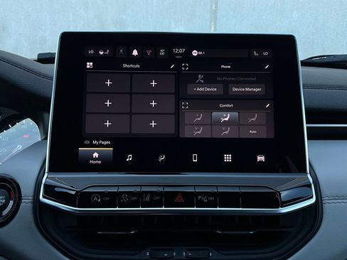 Used 2025 Jeep Compass Limited image 30