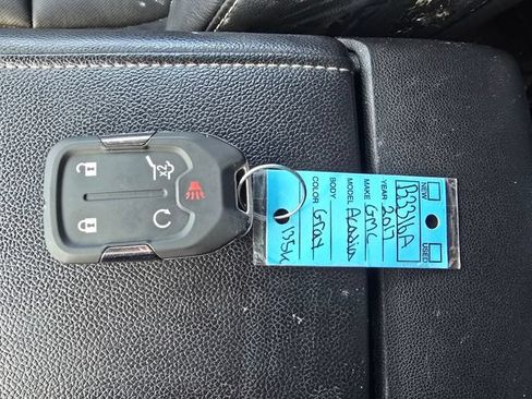 Used 2017 GMC Acadia SLT FWD image 31
