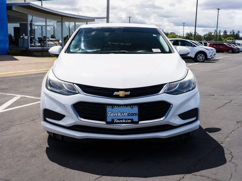 Used 2018 Chevrolet Cruze LT w/ Convenience Package FWD image 6