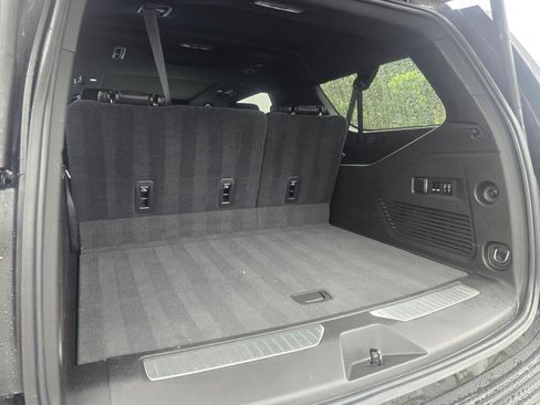 Used 2021 Chevrolet Suburban RST w/ Luxury Package AWD/4WD image 23