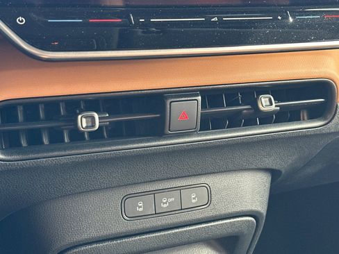 New 2025 Volkswagen ID. Buzz Pro S image 20