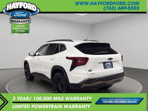 Used 2024 Chevrolet Trax ACTIV w/ Sunroof Package FWD image 5