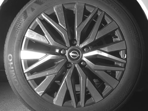 Used 2025 Nissan Altima 2.5 SV FWD image 15