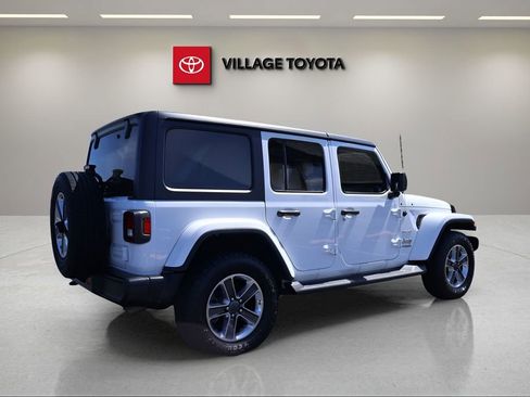 Used 2021 Jeep Wrangler Unlimited Sahara AWD/4WD image 5