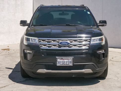 Used 2018 Ford Explorer XLT w/ Equipment Group 201A AWD/4WD image 2