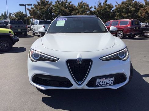 Used 2022 Alfa Romeo Stelvio Ti image 4
