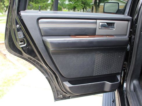 Used 2016 Ford Expedition Platinum AWD/4WD image 32
