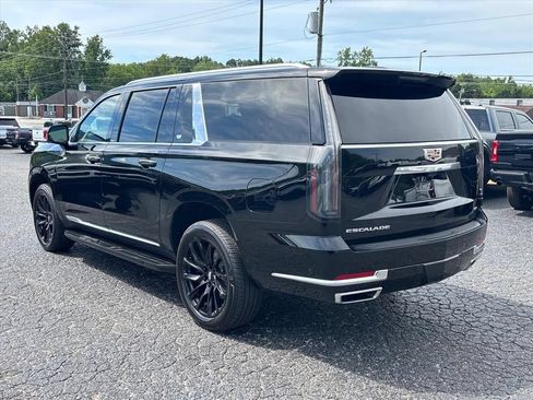 Used 2025 Cadillac Escalade ESV Premium Luxury w/ LPO, Floor Liner Package AWD/4WD image 5