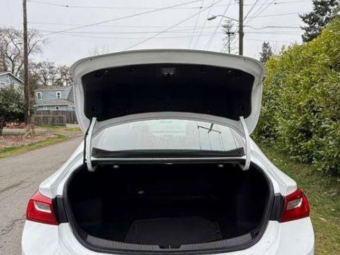 Used 2023 Chevrolet Malibu LT FWD image 5