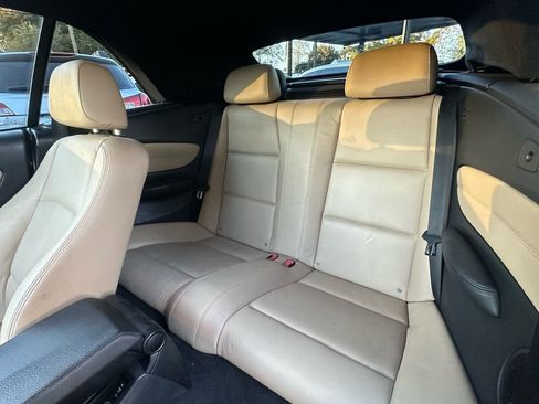 Used 2011 BMW 135i Convertible image 10