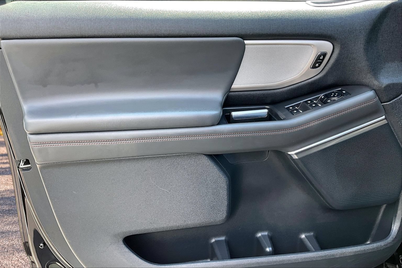 Certified 2025 Ford Expedition Active RWD image 21